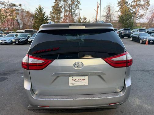 2015 Toyota Sienna LE