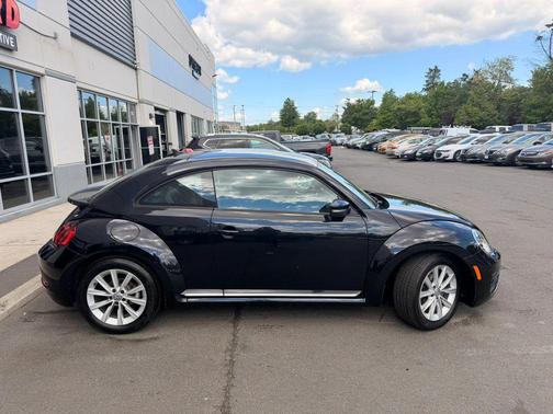 2018 Volkswagen Beetle 2.0T Coast