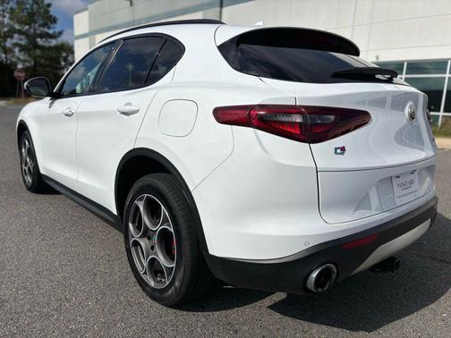 2018 Alfa Romeo Stelvio Sport