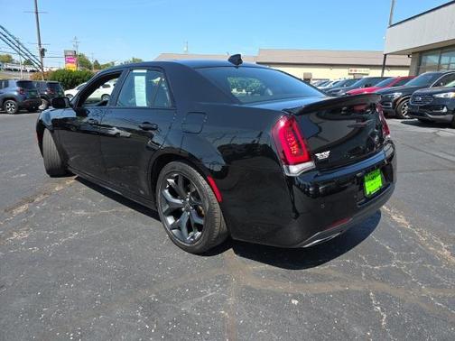 2023 Chrysler 300 S