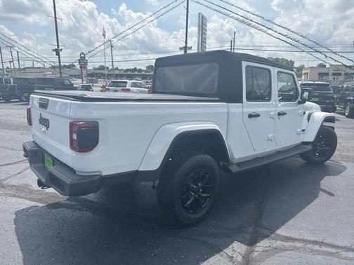 2022 Jeep Gladiator Sport S