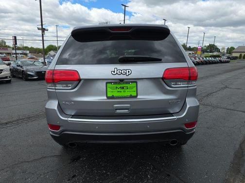 Billet Silver Metallic Clearcoat 2018 Jeep Grand Cherokee Sterling Edition