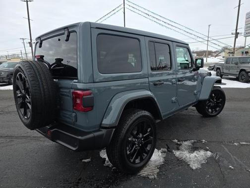2025 Jeep Wrangler 4xe Sahara