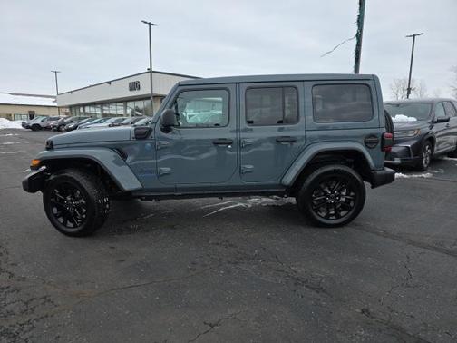 2025 Jeep Wrangler 4xe Sahara