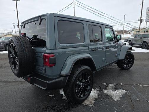 2025 Jeep Wrangler 4xe Sahara