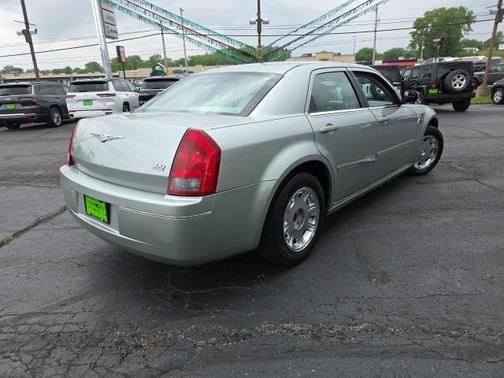 2005 Chrysler 300 Touring