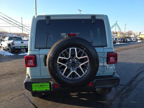 2024 Jeep Wrangler 4-Door Sahara 4x4