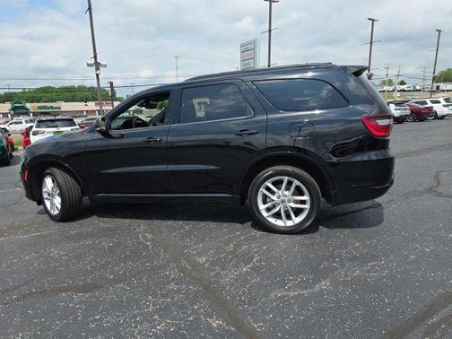 DB Black Crystal Clearcoat 2024 Dodge Durango GT Plus