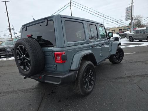 2025 Jeep Wrangler 4xe Sahara