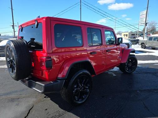 2025 Jeep Wrangler 4xe Sahara