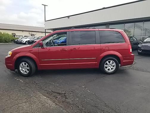 2009 Chrysler Town & Country Touring