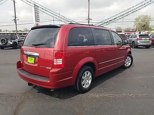 2009 Chrysler Town & Country Touring