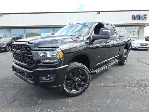 2024 RAM 2500 Big Horn Crew Cab 4x4 6'4' Box