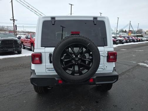 2025 Jeep Wrangler 4xe Sahara