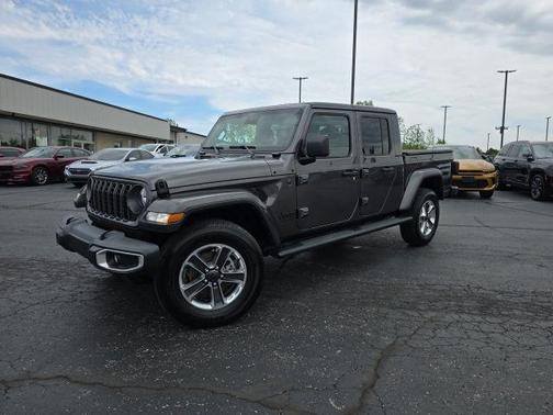 Granite Crystal Metallic Clearcoat 2024 Jeep Gladiator Sport S