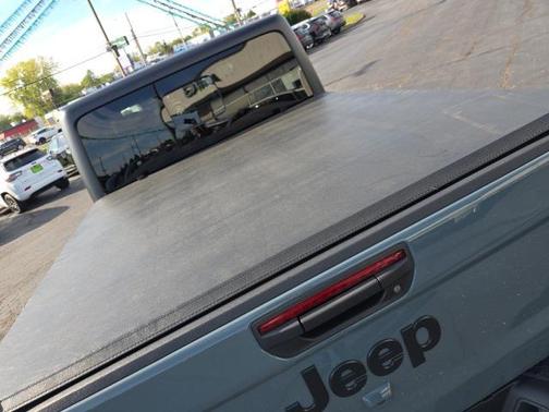 2024 Jeep Gladiator Sport S