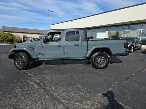 2024 Jeep Gladiator Sport S