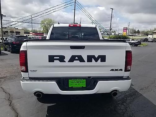 2017 RAM 1500 Night Crew Cab 4x4 5'7' Box