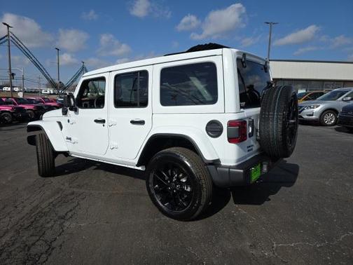 2025 Jeep Wrangler 4xe Sahara