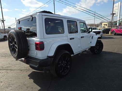 2025 Jeep Wrangler 4xe Sahara