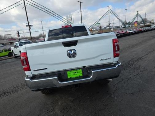 2024 RAM 2500 Big Horn Crew Cab 4x4 6'4' Box