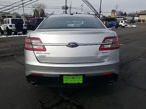 2018 Ford Taurus SEL