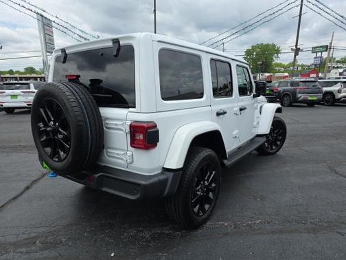 2024 Jeep Wrangler 4xe Sahara