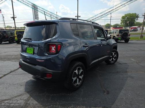 2022 Jeep Renegade Trailhawk