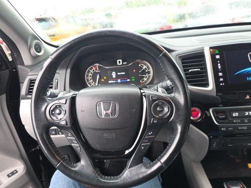 Crystal Black Pearl 2016 Honda Pilot Touring