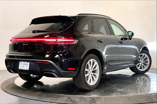 2025 Porsche Macan 