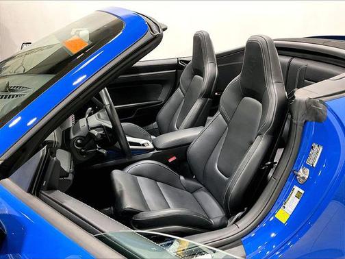 2025 Porsche 911 Carrera