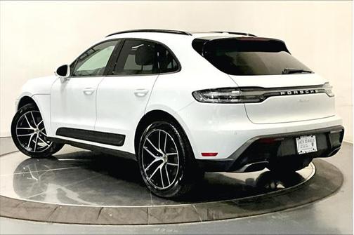 2025 Porsche Macan Base