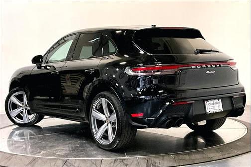 2025 Porsche Macan Base