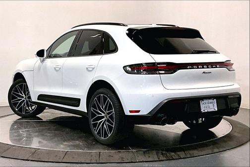 2026 Porsche Macan 