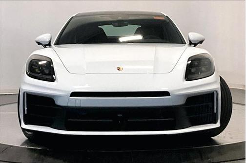 2025 Porsche Panamera 4