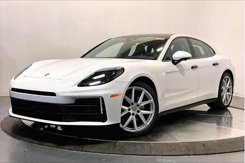 2025 Porsche Panamera 4