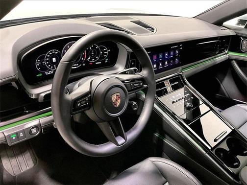 2026 Porsche Panamera 4