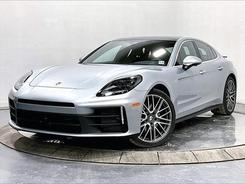 2026 Porsche Panamera 4