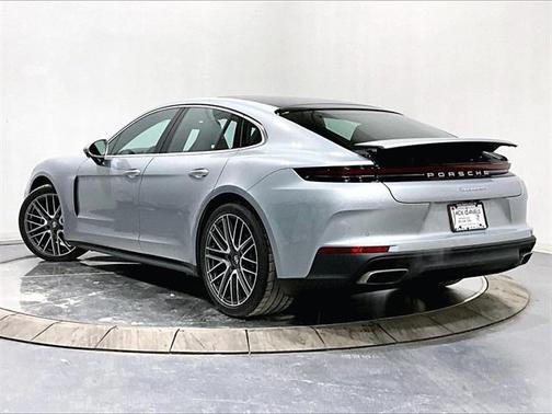2026 Porsche Panamera 4