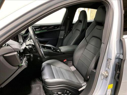 2026 Porsche Panamera 4