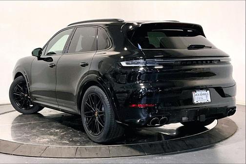2026 Porsche Cayenne GTS