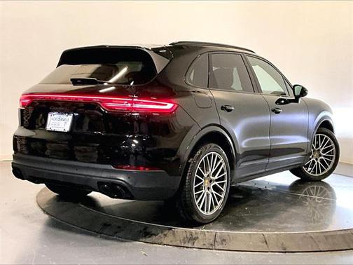 2023 Porsche Cayenne Platinum Edition