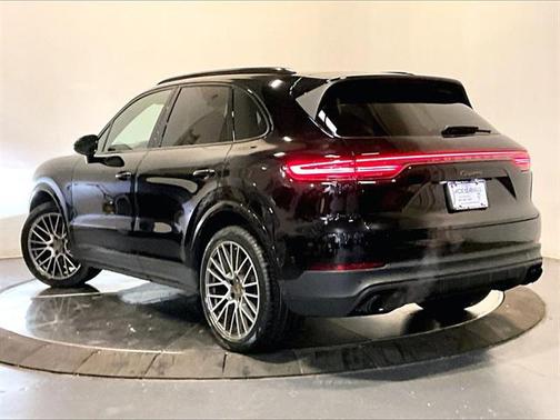 2023 Porsche Cayenne Platinum Edition