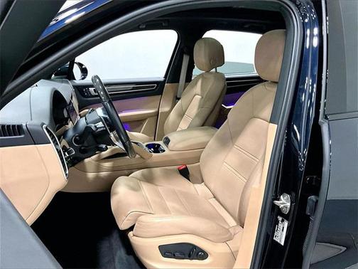 2023 Porsche Cayenne Platinum Edition