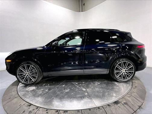 2023 Porsche Cayenne Platinum Edition