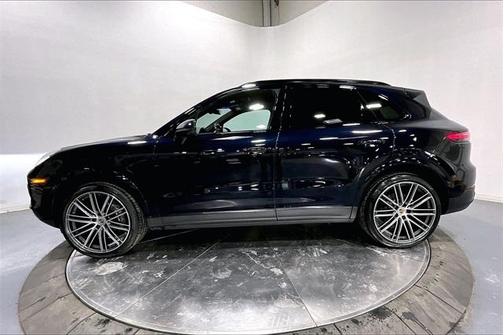 2023 Porsche Cayenne Platinum Edition