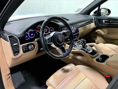 2023 Porsche Cayenne Platinum Edition