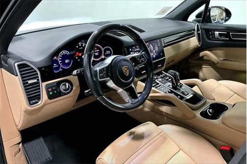 2023 Porsche Cayenne Platinum Edition