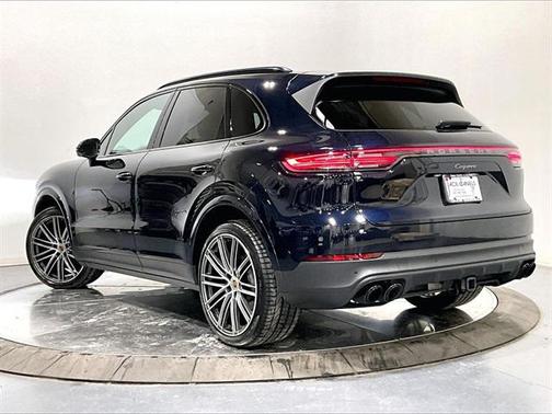 2023 Porsche Cayenne Platinum Edition