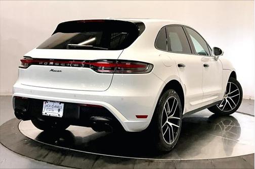 2025 Porsche Macan Base